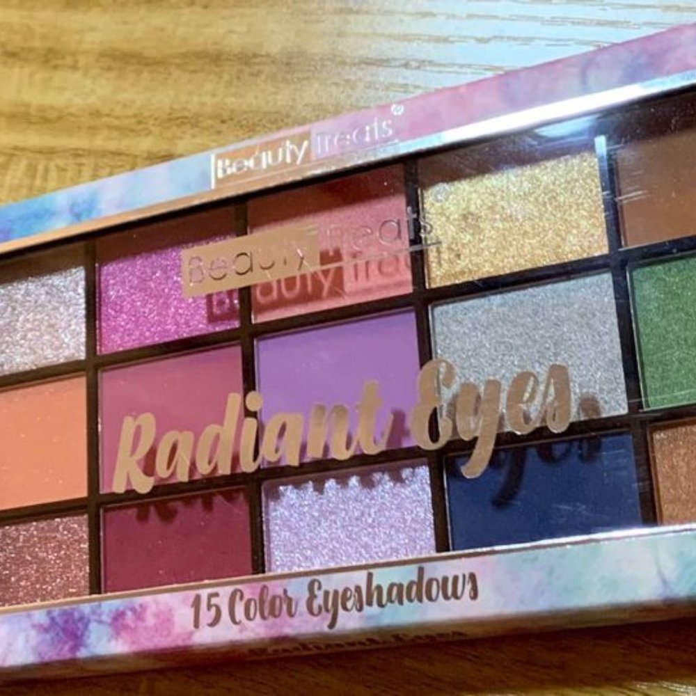 Beauty Treats Radiant Eyes15 Color Eyeshadows - Picture 1 of 1